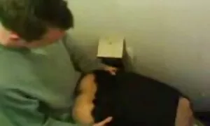 एक दोस्त ने बाथरूम म ...