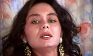 परिपक्व बालों वाली द ...